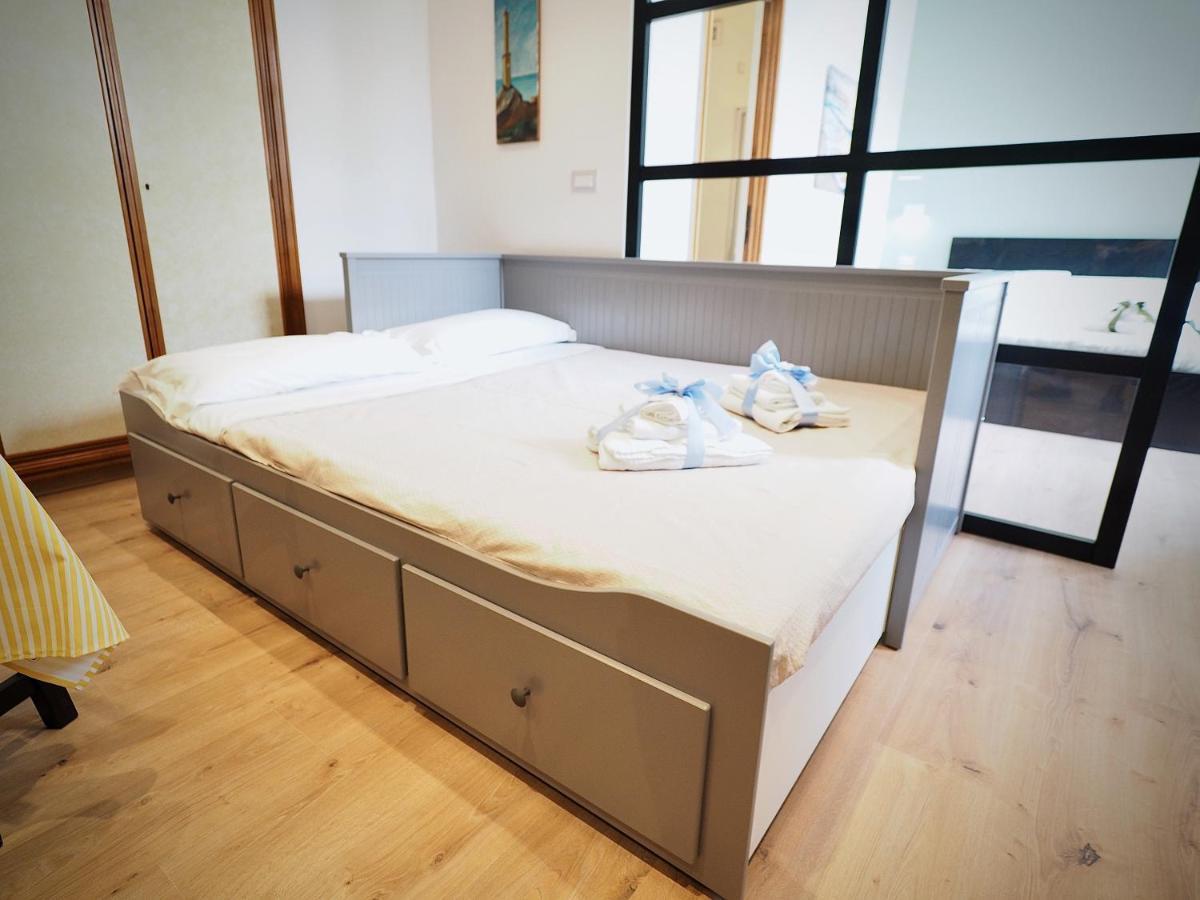 Studio Sottoripa 87A Di Fronte All'Acquario - Genovabnb It ภายนอก รูปภาพ